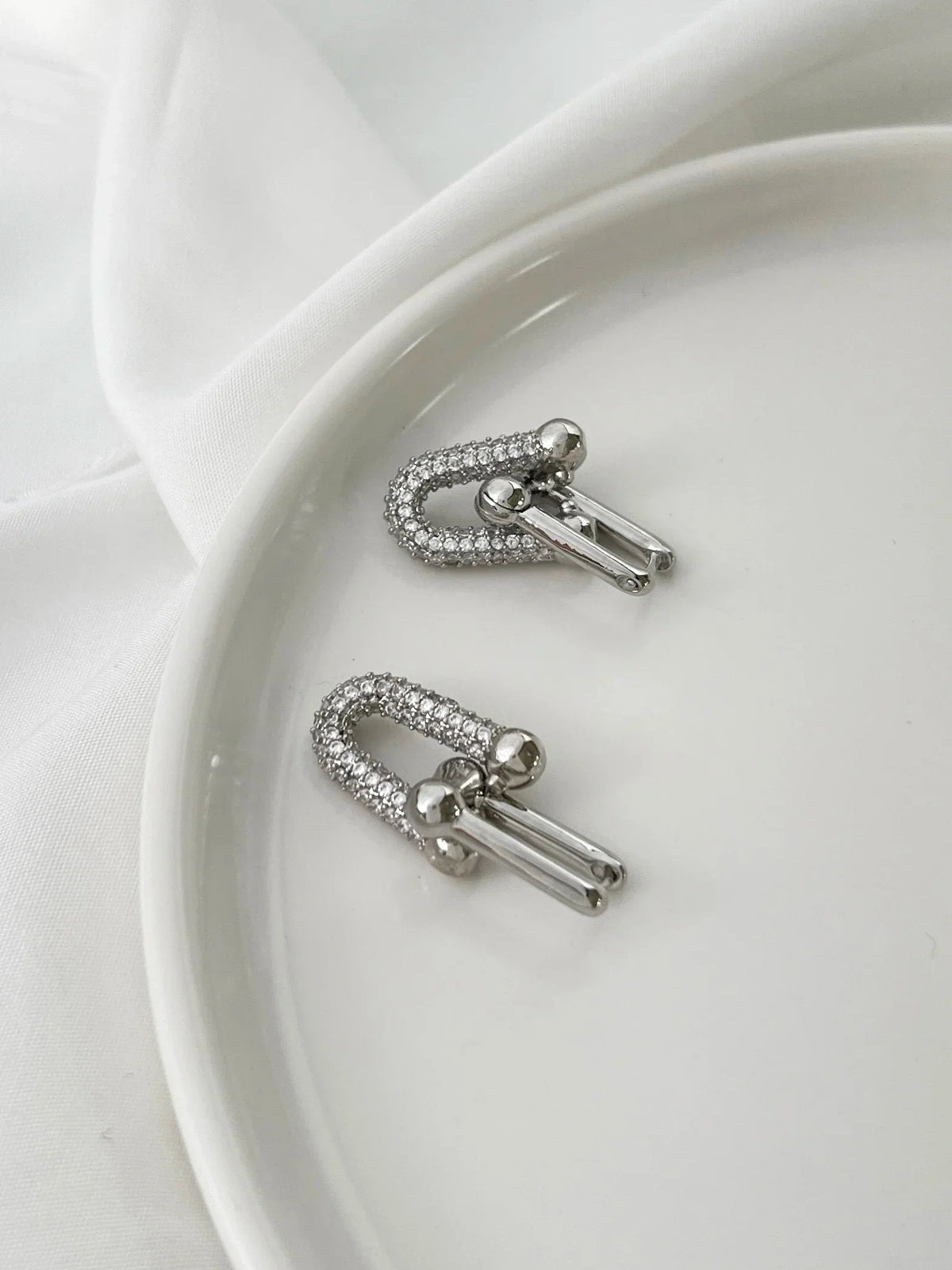 Chunky U-Link Chain Dangle Hoops